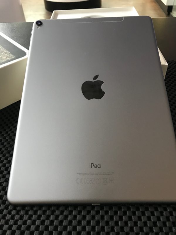 iPad Pro 10.5-inch, 512GB Wi-Fi, Cellular Slate Grey Supply